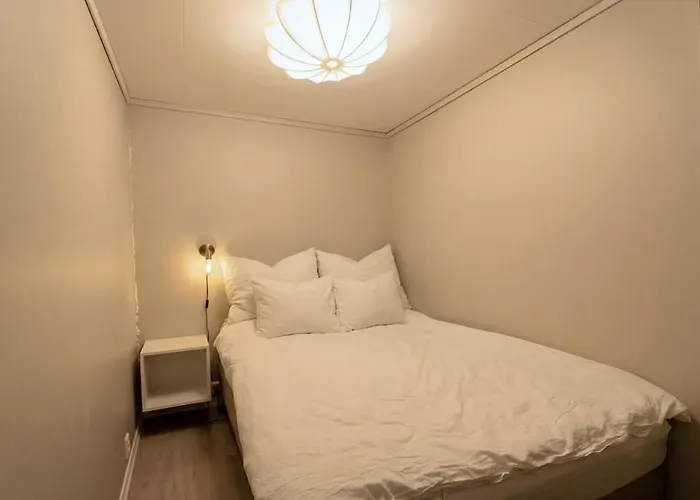 Heart Of Top-level Apartment *